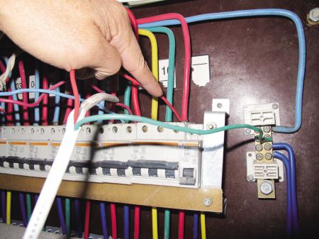 插卡電表偷電最簡(jiǎn)單的技巧(ic卡電表怎么調慢教程)