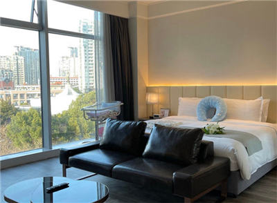 和伊月子中心大拇指店內景