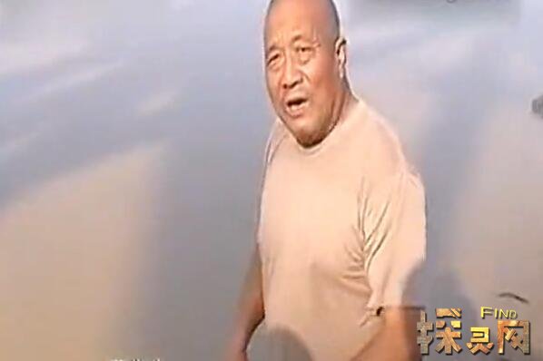 黃河釣魚(yú)釣上男尸